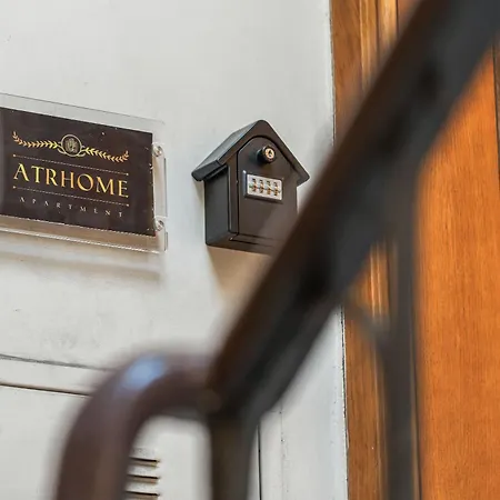 Atrhome- Penthouse Tritone בית נופש *